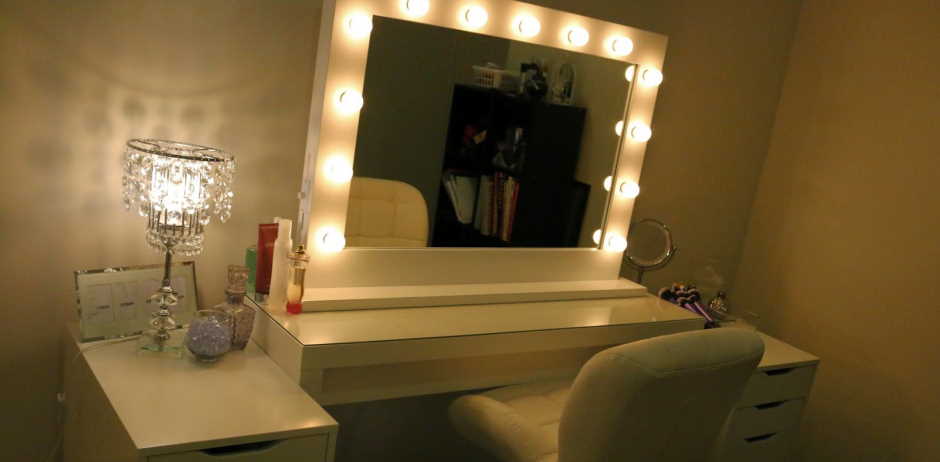 DIY makeup mirror with lights